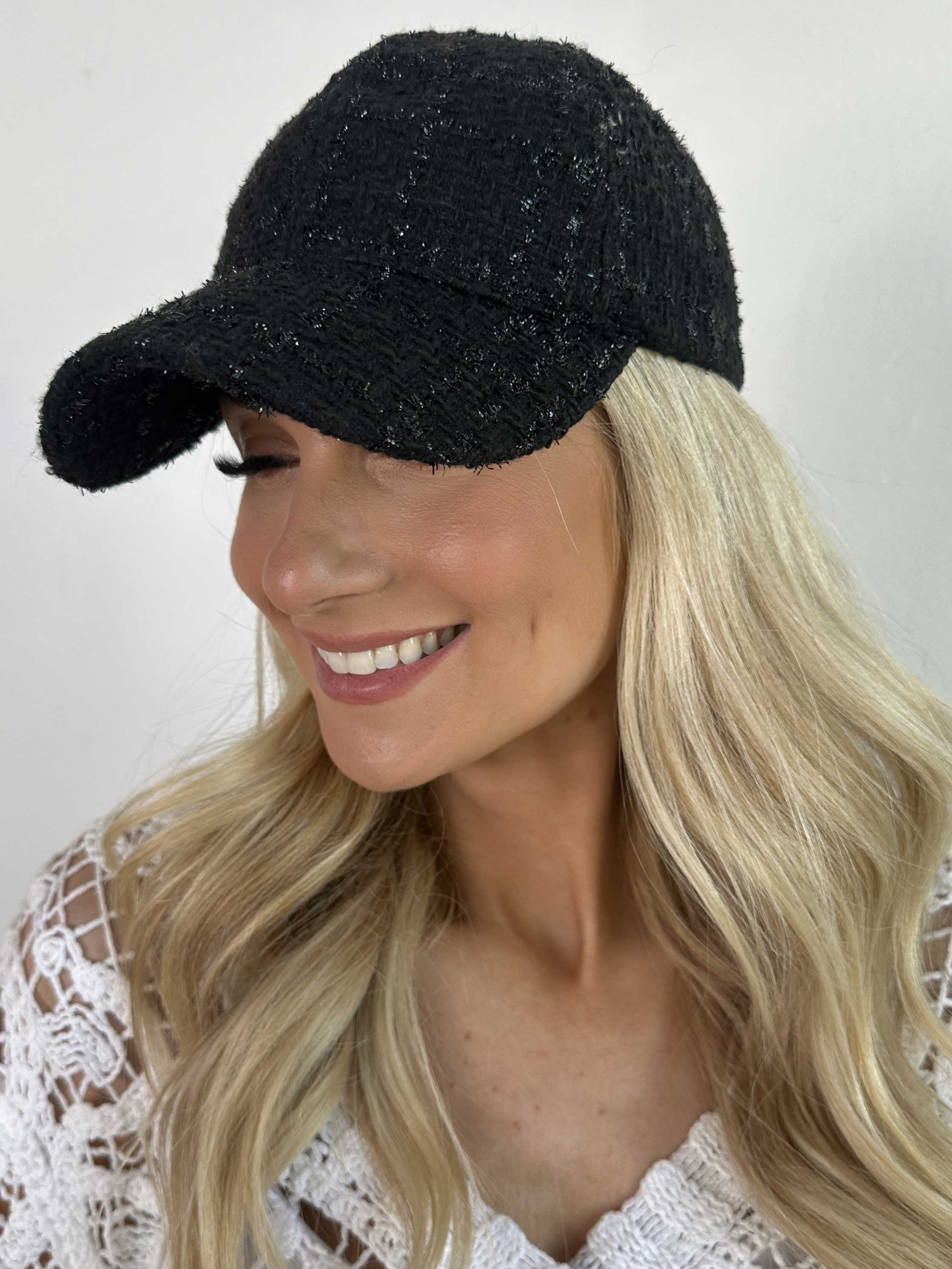 Ottilie - Keps med flätat tyg